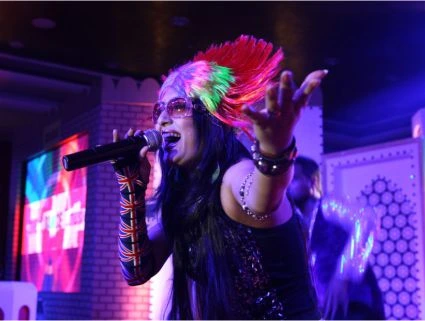 Live singing for event entertainment